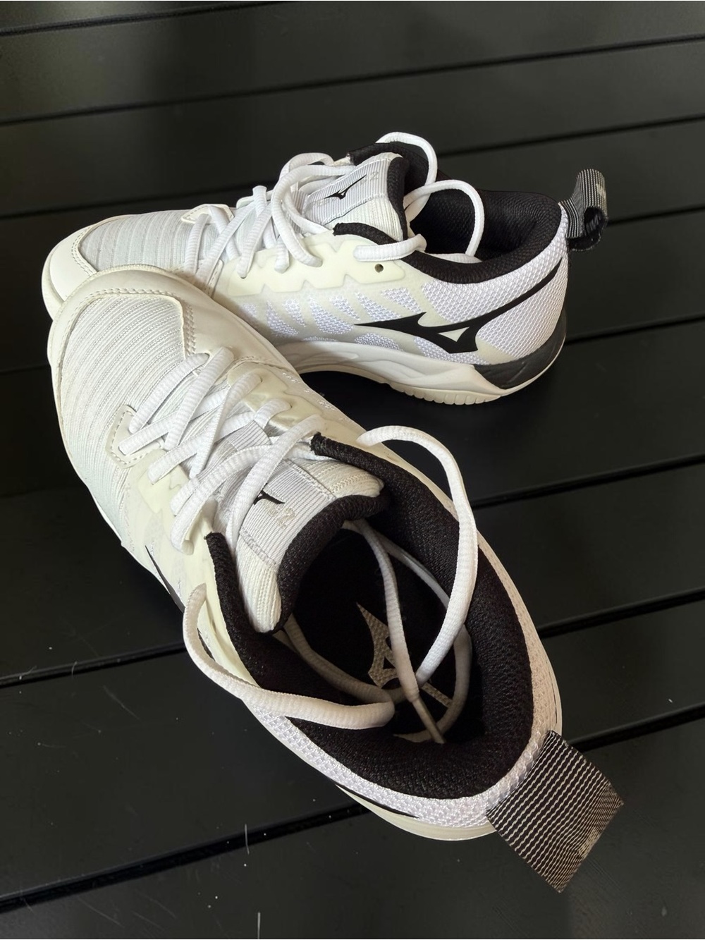 Mizuno Women’s Training Athletic Sneakers (White/Black) - Size 6.5 - Picture 3 of 7
